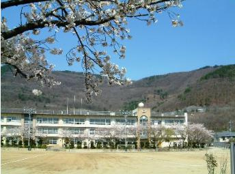 甲府市立羽黒小学校