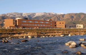 韮崎市立韮崎西中学校