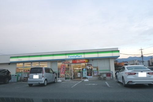 ファミリーマート 甲府貢川店