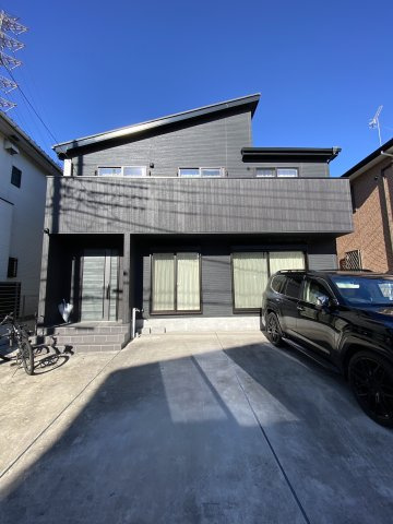スタイリッシュな外観に広々としたカースペースが嬉しい一戸建てのご販売開始です☆