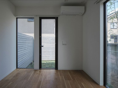 開放的な寝室です