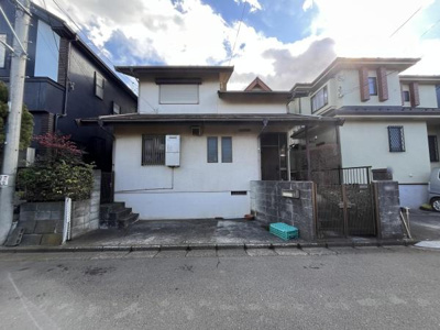 閑静な住宅街に位置する整形地です。
建築条件はございませんのでお好きなハウスメーカーで建築いただけます。