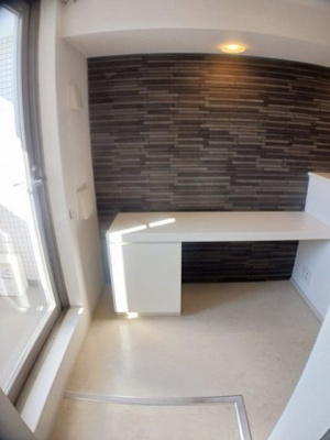 収納もある玄関です