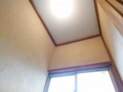 コンパクトで使いやすいトイレです