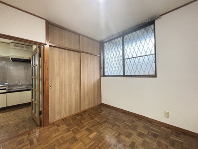 スタンダードな洋室です