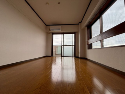 こちらの居間で趣味の時間をお楽しみください