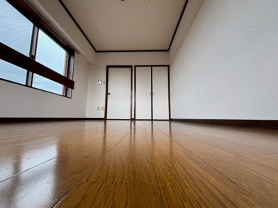 こちらのリビングで趣味の時間をお楽しみください