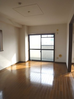 こちらのリビングで趣味の時間をお楽しみください