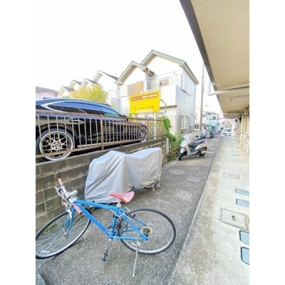 明るい色調の室内です