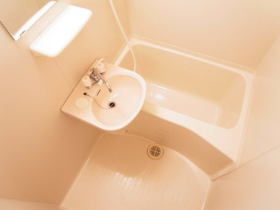 日々の疲れを癒すお風呂付です