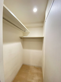 大容量の収納はもちろん、各居室にも収納スペースを確保しています。