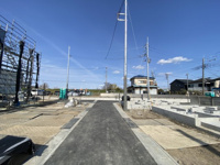 公道から出入りもスムーズな約4.0ｍの敷地入口です。