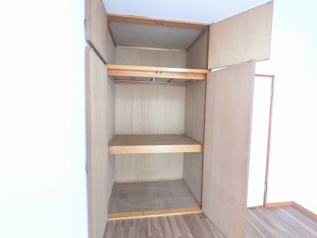 広々とした収納付きです。