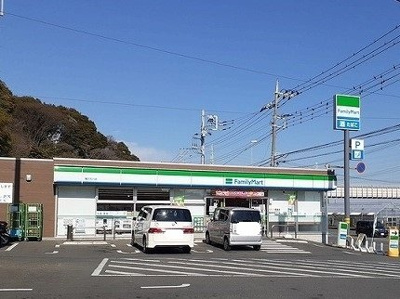 ファミリーマートまで1000m