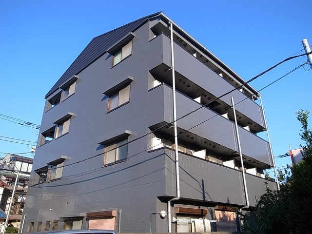 ４階建の女性限定マンションです。
