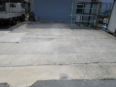 【駐車場】