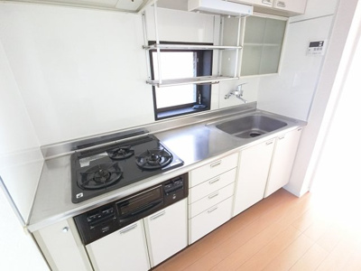 3口システムキッチンは使いやすく嬉しいです。