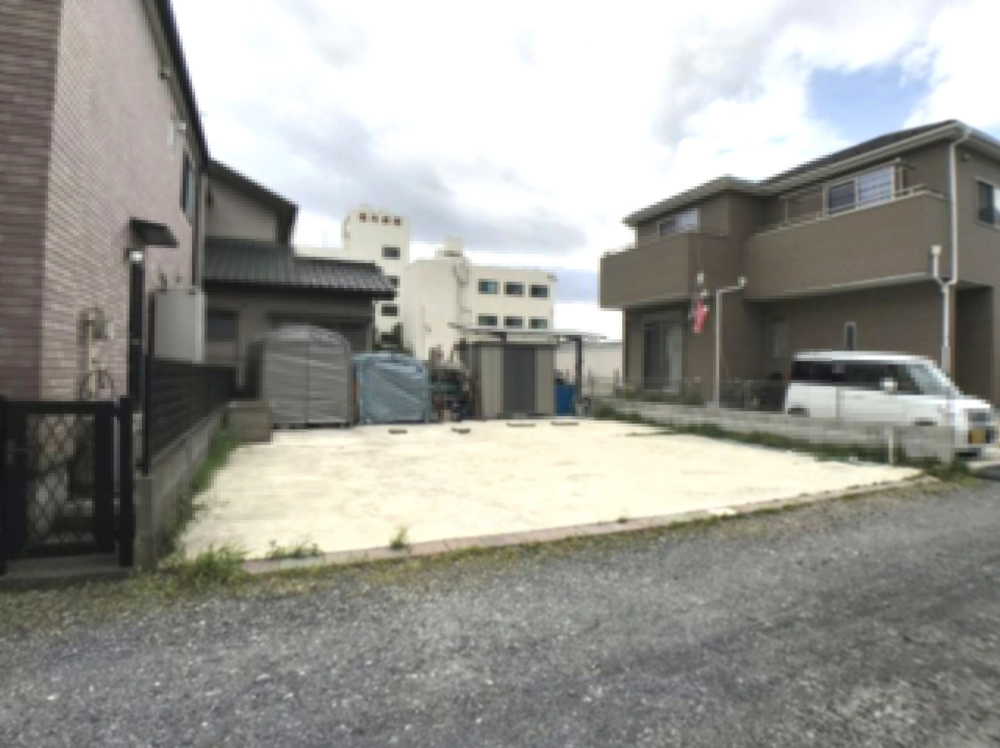 私道につき目の前車通り少ないです。