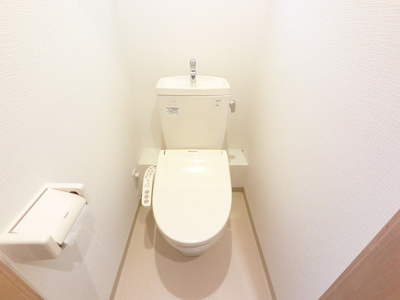 ウォシュレット付のトイレです