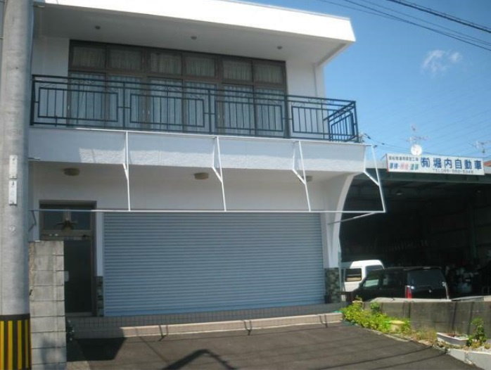 高知市南久保 鉄骨造２階建て店舗付住宅 駐車場３台の 駐車３台可 土地60坪以上 南側道路面す 高知市で新築 中古一戸建てなど不動産を探すならエフホーム