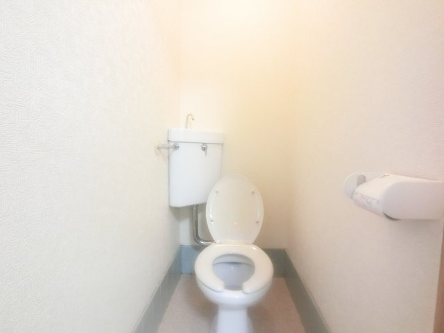 白を基調としたトイレです