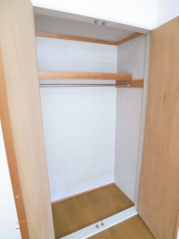クローゼットはたくさん収納出来ます。