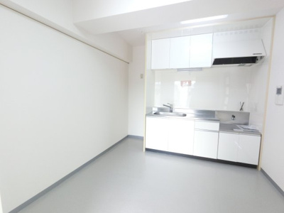 広めのダイニングキッチンです。