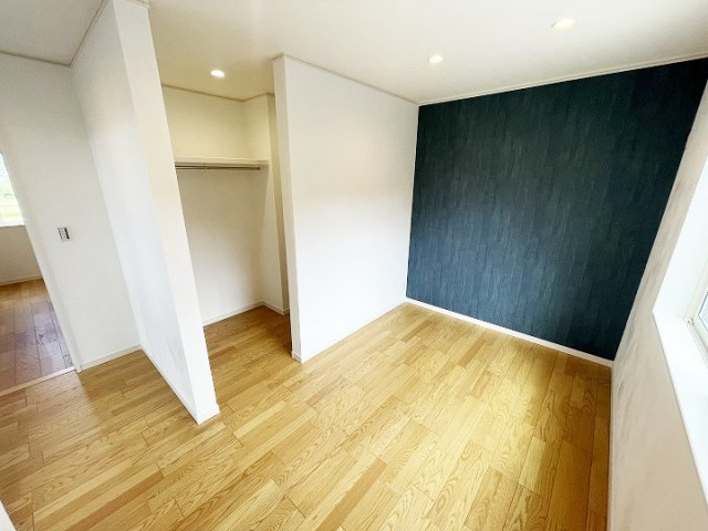 広々したバルコニーは洗濯干しに助かります