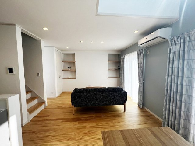 調理や洗い物をしながらリビングダイニングを見渡せます。