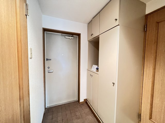 ※原状回復工事中の為、同タイプのお部屋の写真になります。