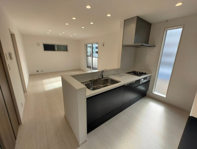 南西向きの２面バルコニーでお洗濯物も良く乾きます。