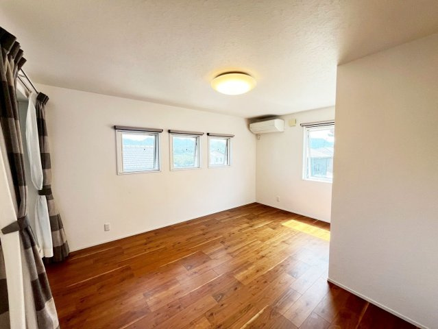 クローゼットがあるため、お部屋にはいっぱいインテリアを置くことが出来ます