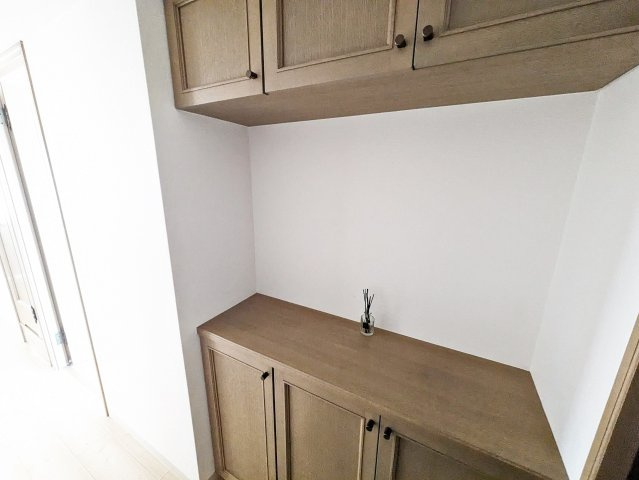 カウンターは、季節の物を飾るのに丁度いいスペース