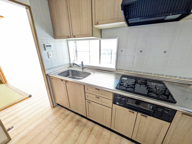 家族の気配を感じられる、そんな空間を演出できるキッチンです。