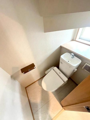 階段下スペースを有効活用した空間です♪