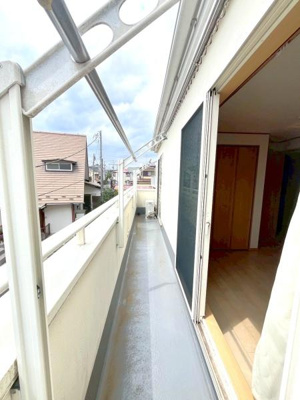 南向き日当たりの良いバルコニーです♪