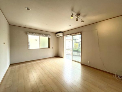 2面採光明るいリビング♪