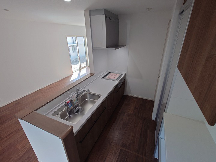 1階洋室を備えた使いやすい2階建てプラン！ 各居室収納付きで暮らしやすい間取りです♪