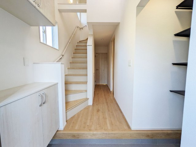 ただいまの瞬間につながる幸せ。明るくオープンな空間です