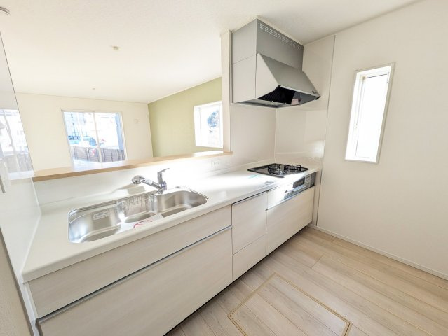 キッチンからリビングを見渡せるのでお子様の様子を見ながら料理ができます