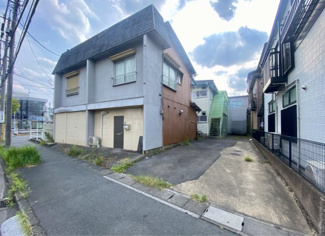 ◆全2棟◆前面の物件は公道に面し、採光性も良好です。