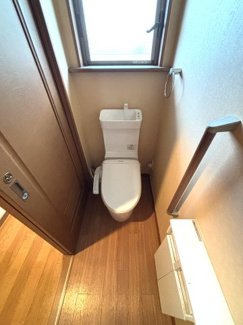 ２階トイレ部分です。
シンプルで機能的なデザインかつ使いやすさを重視した設計です。