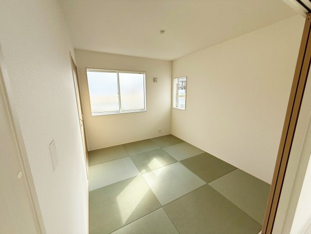 和室は日常ではお子様の寝かしつけに。客間としても利用でき、活用の幅が広がります。