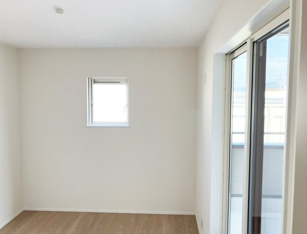 クローゼットがあるため、お部屋にはいっぱいインテリアを置くことが出来ます