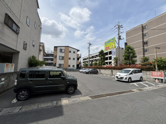 谷塚駅まで徒歩約3分！広々とした整形地となっております。現地はお買い物に便利な施設も充実しております♪