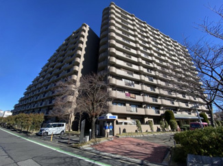 総戸数253戸☆陽当りに恵まれた穏やかなマンションです☆周辺には高層建物が少なく、陽当たり・風通しの心地よいマンションです♪