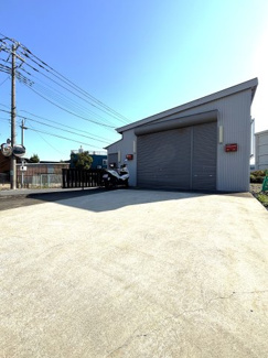 公道に面しており、広々とした敷地☆通風良好な物件です！現在3室満室稼働中です♪