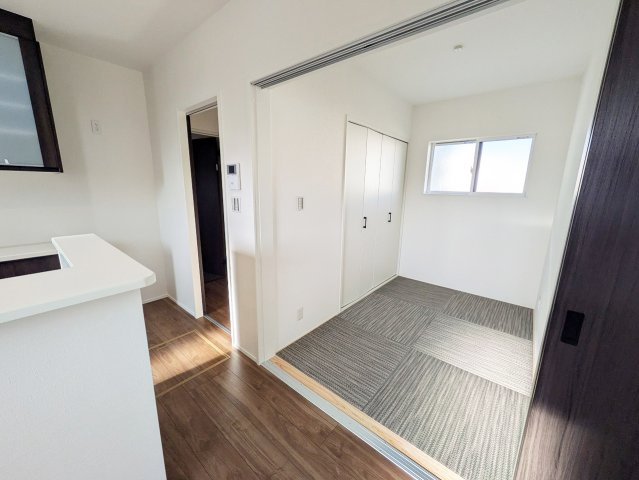 和室は日常ではお子様の寝かしつけに。客間としても利用でき、活用の幅が広がります。