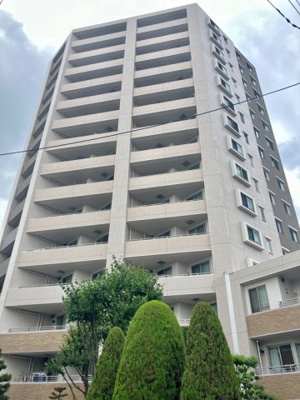 落ち着いた雰囲気の外観です