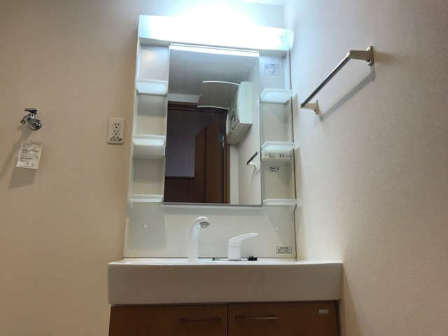 独立洗面台